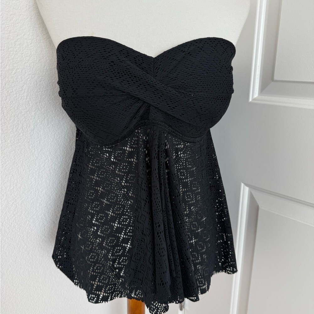 ❤️❤️SOLD❤️❤️Merona Black Lace Strapless Top